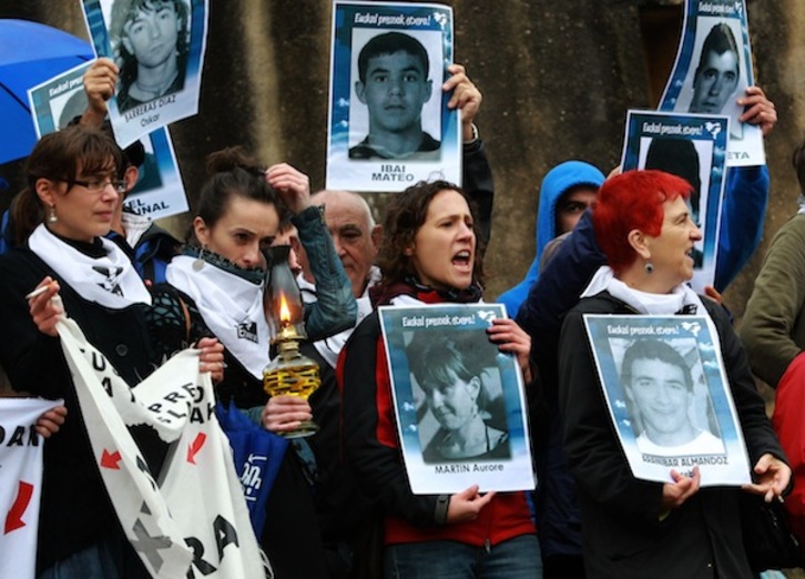 Aurore Martinen presentziarik ez da falta izan Baionan preso eta iheslarien alde egin den manifestazioan. (Bob EDME/ARGAZKI PRESS)