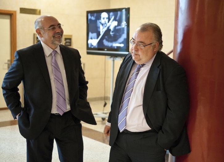 Tontxu Rodriguez, Barakaldoko alkatea, Jose Antonio Pastorrekin batera, artxiboko irudi batean. (Jon HERNAEZ/ARGAZKI PRESS)