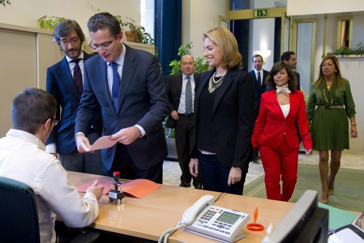 Antonio Basagoiti ha sido el primero de los electos del PP en acreditarse. (Raúl BOGAJO/ARGAZKI PRESS)