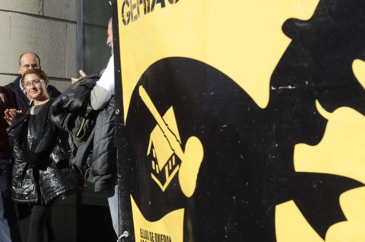 María Cumbicus, la mujer cuya vivienda se iba a subastar hoy en el juzgado de Iruñea. (Jagoba MANTEROLA/ARGAZKI PRESS)