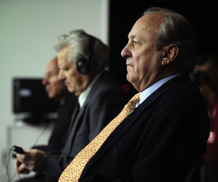 El capitán del Prestige, Apostolos Mangouras, durante el juicio por el hundimiento del petrolero. (Rafa RIVAS/AFP)