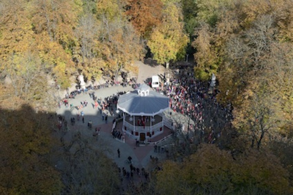 Arabako hiriburuko manifestazioaren ikuspuntu orokorra. (Raul BOGAJO/ARGAZKI PRESS)