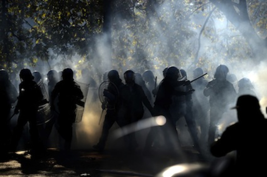 En Italia han sido miles las personas que han salido a la calle en las manifestaciones convocadas en distintos puntos del país. En Roma, se han vivido algunos momentos de tensión con la Policía. (Filippo MONTEFORTE/AFP) En Italia han sido miles las personas que han salido a la calle en las manifestaciones convocadas en distintos puntos del país. En Roma, se han vivido algunos momentos de tensión con la Policía. (Filippo MONTEFORTE/AFP)