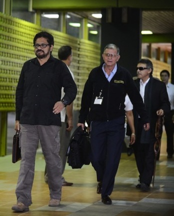 De izquierda a derecha, los representantes de las FARC ‘Ivan Márquez’, ‘Rodrigo Granda’ y ‘Jesús Santrich’. (Adalberto ROQUE/AFP PHOTO)