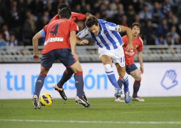 Reala eta Osasunaren arteko norgehiagokaren une bat. (ARGAZKI PRESS)