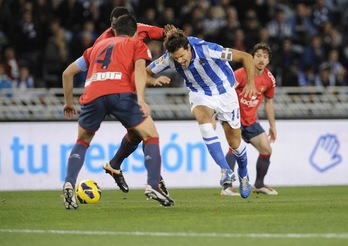 Reala eta Osasunaren arteko norgehiagokaren une bat. (ARGAZKI PRESS)