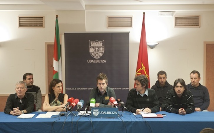 Udalbiltzako kideek eman duten prentsaurrekoaren irudia. (Jon URBE/ARGAZKI PRESS)