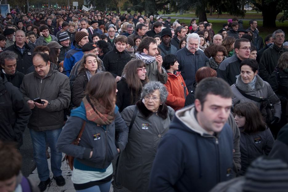 Gazte ugarik parte hartu du adin guztietako jendea izan duen manifestazioan. Gari GARAIALDE / ARGAZKI PRESS Gazte ugarik parte hartu du adin guztietako jendea izan duen manifestazioan. Gari GARAIALDE / ARGAZKI PRESS
