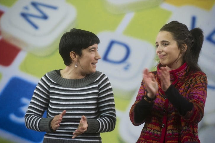 Iratxe Ibarra eta Miren Amuriza, atzoko saioan. (Luis JAUREGIALTZO/ARGAZKI PRESS)