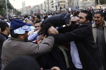 Los enfrentamientos se han registrado junto al Palacio Presidencial de Egipto. (Mahmoud KHALED/AFP)