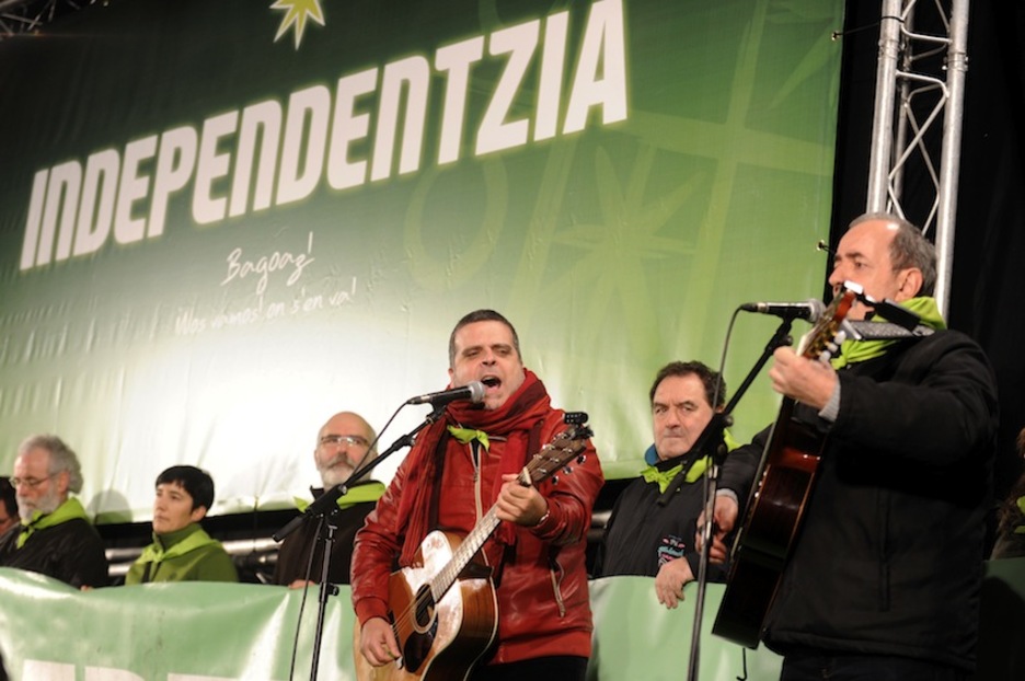 Rafa Rueda eta Jon Enbeita, kantuan. (Marisol RAMIREZ/ARGAZKI PRESS)