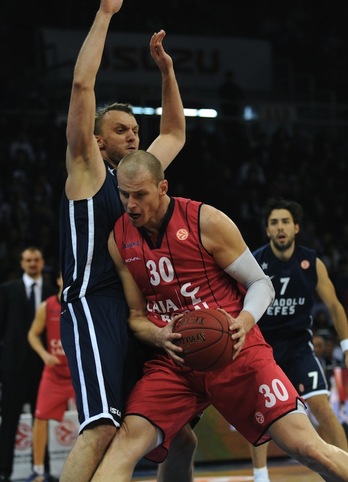 Neurketa ona jokatu du Lampek gaurkoan, 18 puntu sartuz. (Bulent KILIC/AFP)