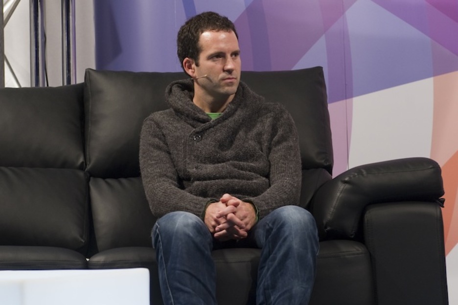 Arkaitz Zubiri ‘Etxekalte’ liburuaren aurkezpenean. (Juanan RUIZ/ARGAZKI PRESS) Arkaitz Zubiri ‘Etxekalte’ liburuaren aurkezpenean. (Juanan RUIZ/ARGAZKI PRESS)