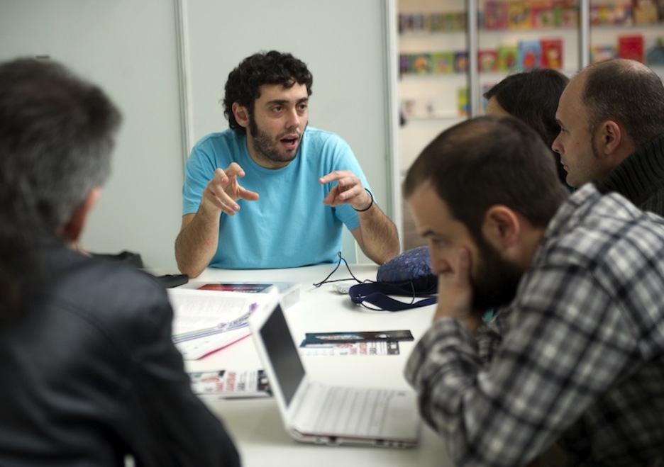 Gorka Julioren teknologia berriei buruzko hitzaldia. (Marisol RAMIREZ/ARGAZKI PRESS) Gorka Julioren teknologia berriei buruzko hitzaldia. (Marisol RAMIREZ/ARGAZKI PRESS)