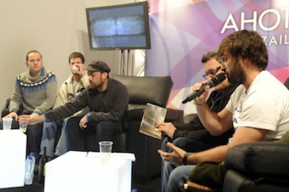 Gibelurdinek musika taldeak bere diskaren aurkezpena egin du. (Marisol RAMIREZ/ARGAZKI PRESS) Gibelurdinek musika taldeak bere diskaren aurkezpena egin du. (Marisol RAMIREZ/ARGAZKI PRESS)