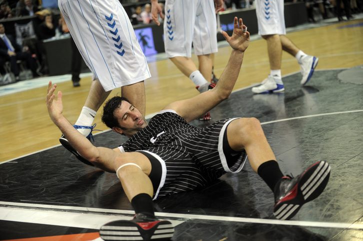 A pesar del gran partido de Mumbru, el Bilbao Basket ha caído en Miribilla. (Marisol RAMIREZ / ARGAZKI PRESS)