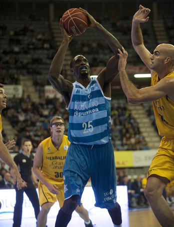 El Lagun Aro sigue sin poder salir del fondo de la clasificación. (Juan Carlos RUIZ / ARGAZKI PRESS)