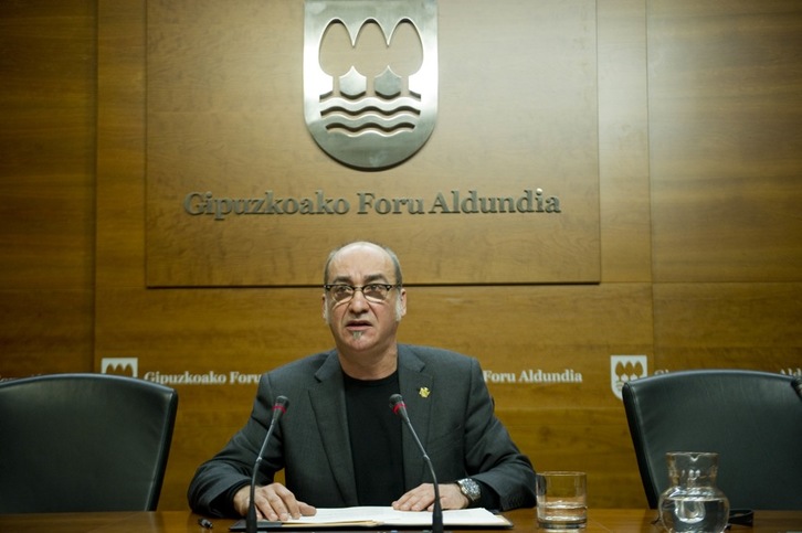 Martin Garitano ha anunciado en una breve comparecencia la decisión de la Diputación. (Andoni CANELLADA/ARGAZKI PRESS)