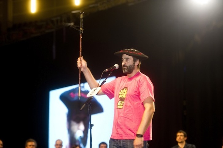 Arkaitz Estiballes, txapela jantzita. (Luis JAUREGIALTZO/ARGAZKI PRESS)