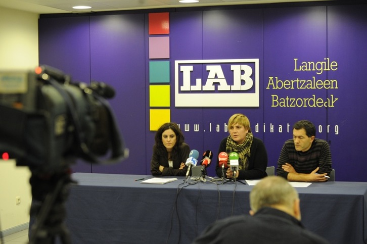 Bea Martxueta, Ainhoa Etxaide y Jabi Garnika. (ARGAZKI PRESS)