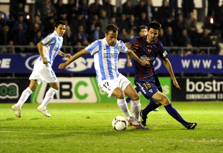 Eibar eta Malagaren arteko partida, Ipuruan. (Juanan RUIZ/ARGAZKI PRESS)