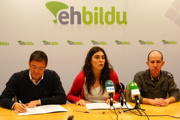 Ezkerretik eskuinera, Joseba Gezuraga, Irune Soto eta Josu Murgia. (BILDU BIZKAIA)
