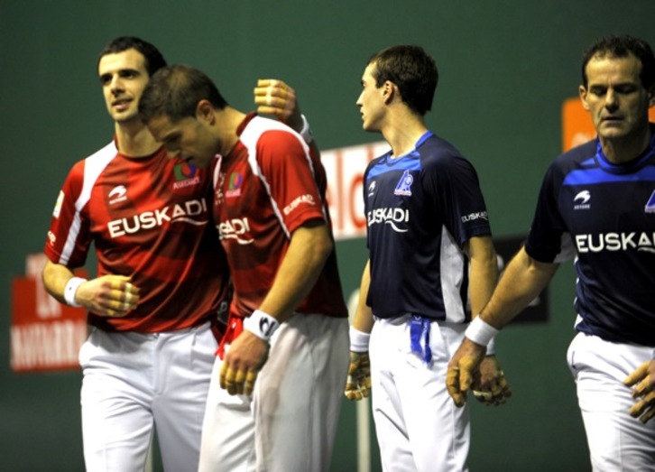 Olaizola eta Zabala pozik, partida irabazita. (Juanan RUIZ/ARGAZKI PRESS)