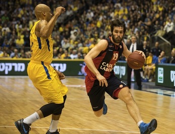 Una canasta a falta de nueve segundos ha dado la victoria al Caja Laboral. (Jack GUEZ/AFP)
