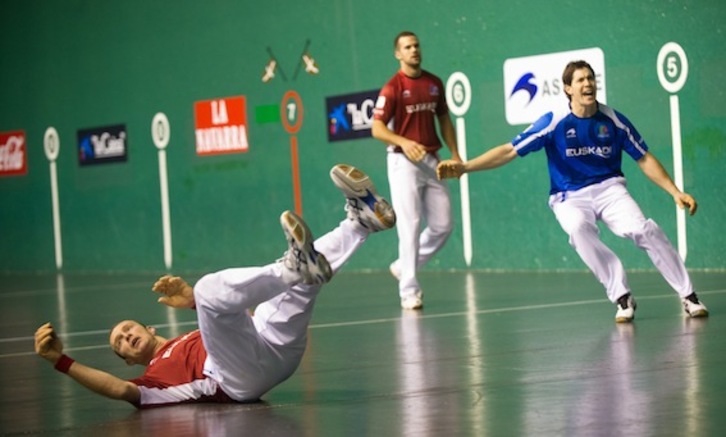 La pareja formada por González y Zubieta se ha impuesto con facilidad a Arretxe II y Begino. (Andoni CANELLADA/ARGAZKI PRESS)