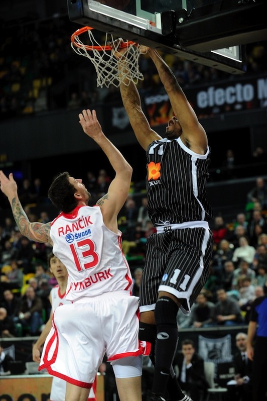 Un lance del encuentro disputado en Miribilla. (Marisol RAMIREZ/ARGAZKI PRESS)