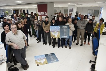 GARA eta NAIZeko langileek euren atxikimendua eman zioten Herrirak larunbat honetarako deitu duen manifestazioari. (Gari GARAIALDE/ARGAZKI PRESS)