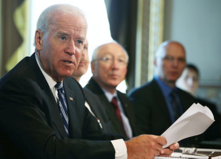 El vicepresidente de EEUU, Joe Biden, durante su comparecencia ante la prensa después de mantener varias reuniones con la intención de solucionar el problema de las armas de fuego. (Mark WILSON/AFP)