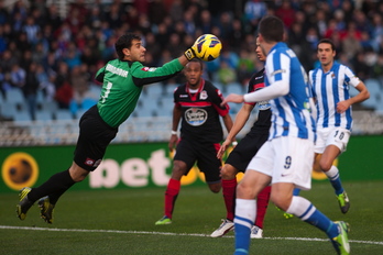 Realak ezin izan du Deportivorekin. (Gari GARAIALDE / ARGAZKI PRESS)