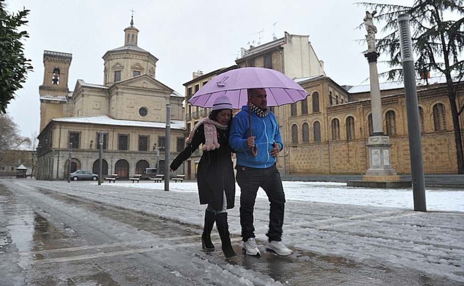 Euriak ez ezik, elurrak ere arazo ugari sortu ditu, Nafarroan batez ere. (ARGAZKI PRESS) Euriak ez ezik, elurrak ere arazo ugari sortu ditu, Nafarroan batez ere. (ARGAZKI PRESS)