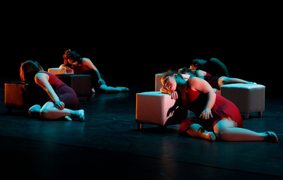 ‘Zu zeu’ ikuskizunaren entseguaren une bat. (Gotzon ARANBURU)