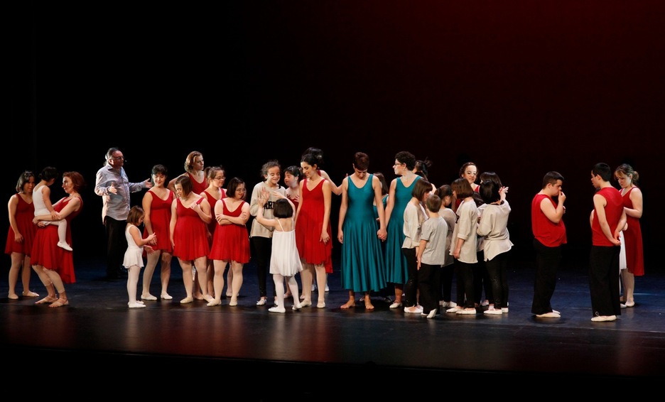 Verdini taldeko kideak, entseguaren bukaeran. (Gotzon ARANBURU)