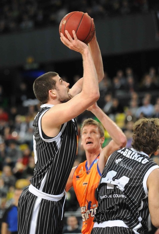 Uxue Bilbao Basket eta Valentzia Basketek jokatu duten neurketako momentu bat. (ARGAZKI PRESS)