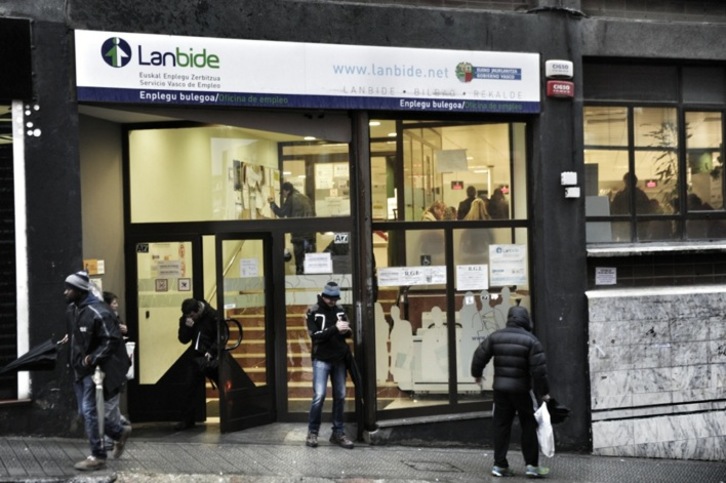 Una oficina de Lanbide. (ARGAZKI PRESS)