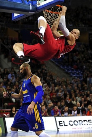 Un lance del encuentro entre el Baskonia y el Khimki Moscú. (Juanan RUIZ/ARGAZKI PRESS)