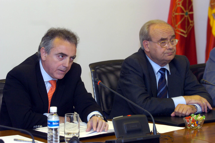 Calixto Ayesa, a la derecha, junto a Miguel Sanz. (Lander F. ARROYABE/FOKU)