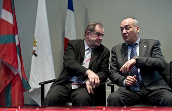 Georges Labazée (CG64) y Martin Garitano en marzo de 2012 en Baiona. (Jagoba MANTEROLA / ARGAZKI PRESS)