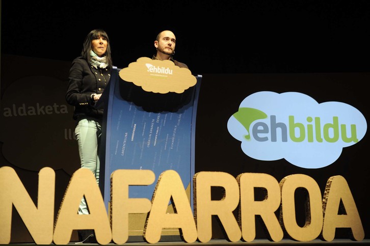 Pepa Pagola y Mikel Soto durante la intervención que han realizado en las jornadas. (Jagoba MANTEROLA / ARGAZKI PRESS)