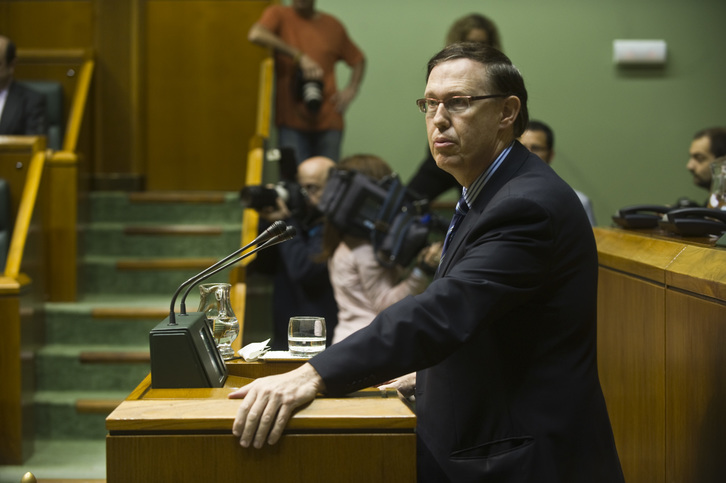 Ricardo Gatzagaetxebarria durante una intervención en el Parlamento de Gasteiz. (Juanan RUIZ / ARGAZKI PRESS) 