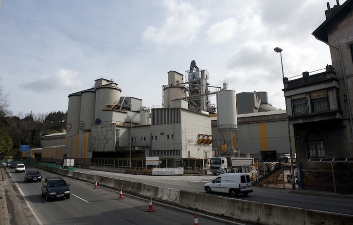 Planta de Cementos Rezola en el barrio donostiarra de Añorga. (Juan Carlos RUIZ/ARGAZKI PRESS)