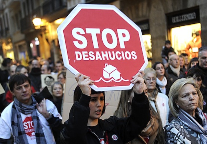 Manifestación contra los desahucios en Bilbo. (Marisol RAMIREZ/ARGAZKI PRESS)