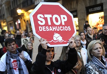 Manifestación contra los desahucios en Bilbo. (Marisol RAMIREZ/ARGAZKI PRESS)