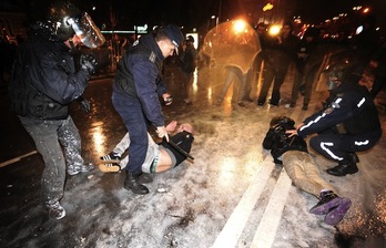 Imagen de las protestas que sacudieron la capital bulgara la pasada noche. (Nikolay DOYCHINOV/AFP)