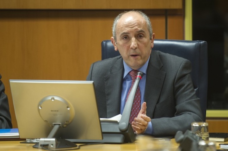 Josu Erkoreka, durante su comparecencia en el Parlamento de Gasteiz. (Juanan RUIZ/ARGAZKI PRESS)