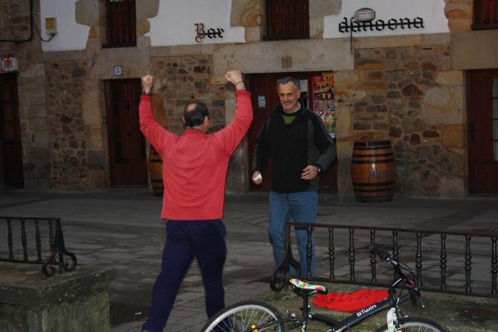 Pujana, goizean, Otxandiora heldu denean. (HERRIRA)