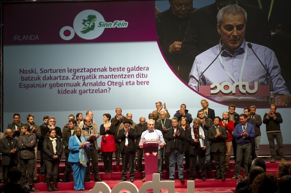 Nazioarteko ordezkaritza bat izan da ekitaldian. Hizkuntza komun batez mintzatu dira, «independentziaren aldeko borrokaz». (Idoia ZABALETA/ARGAZKI PRESS)